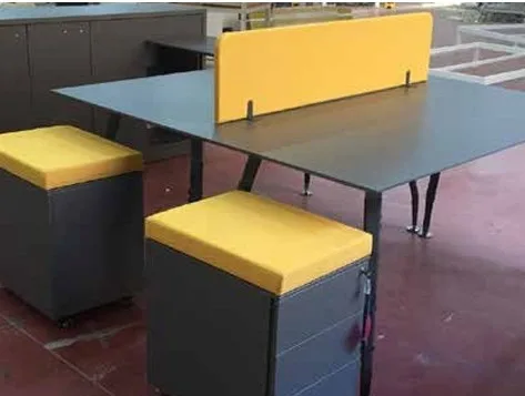 מחיצה מרופדת. ניתן להזמין במידות שונות וצבעים שונים לפי בחירה. פלטה לפי בחירה.
